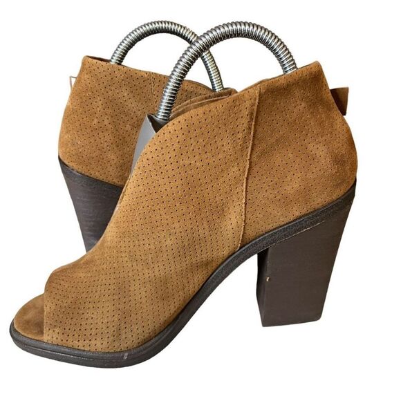 Vince Camuto Suede Front V-Cut Peep Toe Booties Kalei Pumpernickel Suede Size 6 - Picture 4 of 6